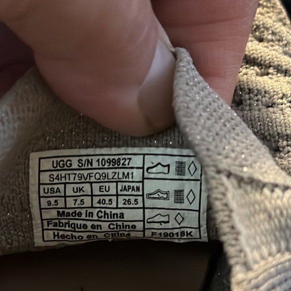 GUC Ugg Slip Ons. Size 9.5 Women’s. - Picture 11 of 11